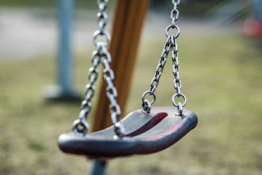 Bebek zinciri salıncak