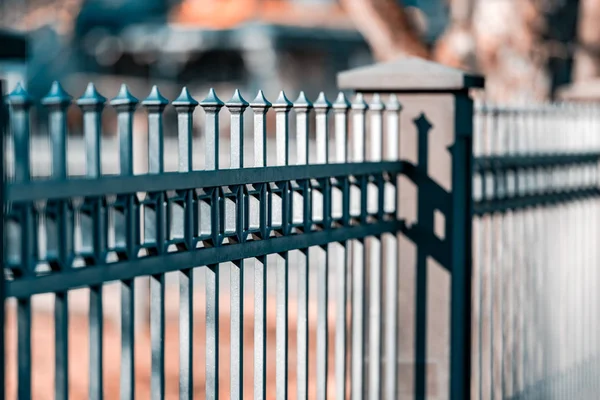 Az új fém kerítés — Stock Fotó
