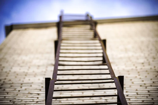 Fire, Metal, rusty stairs — Stock Photo, Image