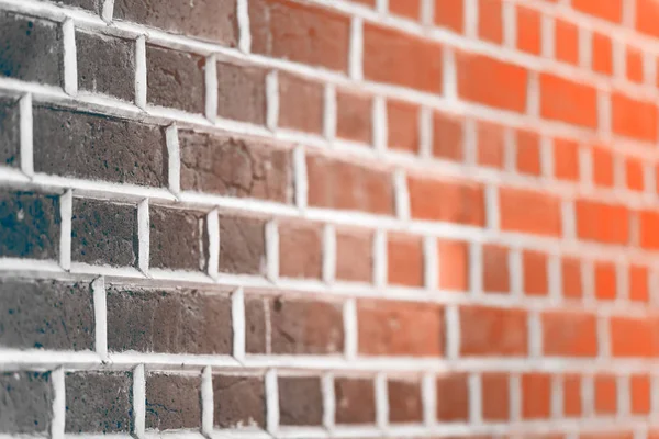 Ordentlich gemauerte Mauer aus alten Ziegeln — Stockfoto