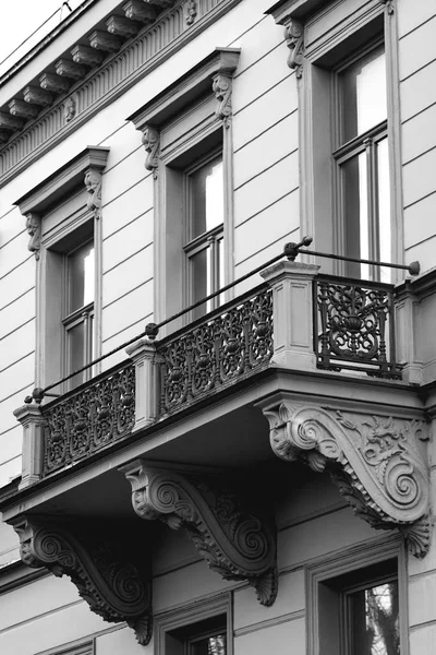 Балкон в стиле барокко — стоковое фото
