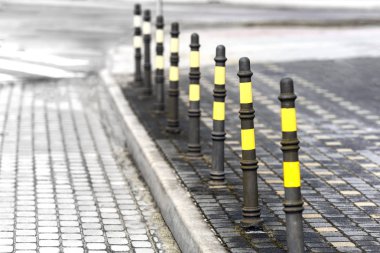 Dökme demir çit mesaj