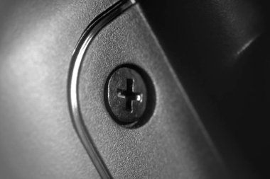 Siyah cıvata kap çapraz