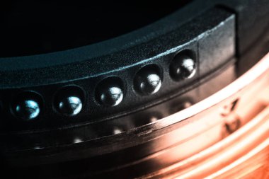 Objektif montaj kontakları