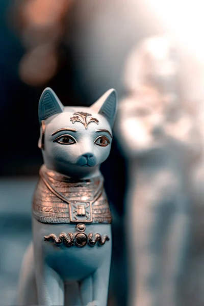 Mısır tarzında bir kedi heykelciği