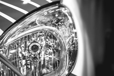 Beyaz araba ön ışık