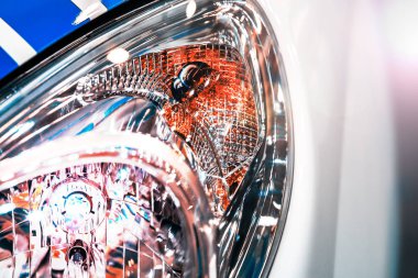 Beyaz araba ön ışık