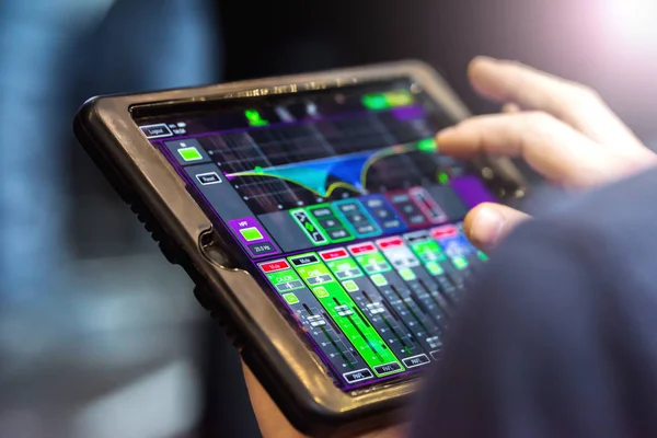 Uzaktan kumandalı dokunmatik tablet