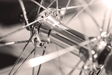 Kollu bisiklet ön tekerleği