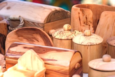 Ahşap gereçler ve tencereler