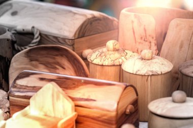 Ahşap gereçler ve tencereler