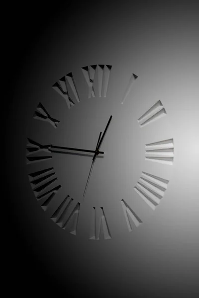 Reloj blanco con números romanos — Foto de Stock
