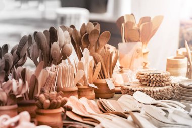 Birçok büyük ahşap kaşık