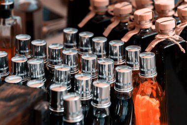 birçok şişe alkol