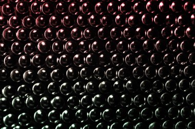 Karanlık arka planda pek çok aygır