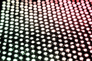 Karanlık arka planda pek çok aygır