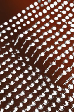 Karanlık arka planda pek çok aygır