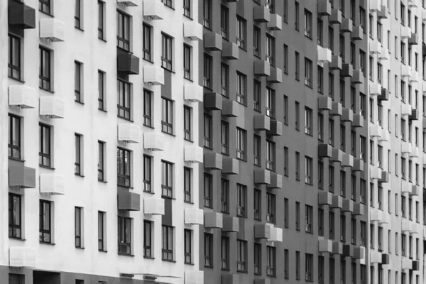 Betonnen appartement met meerdere verdiepingen — Stockfoto