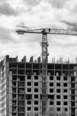 Çok katlı beton apartman