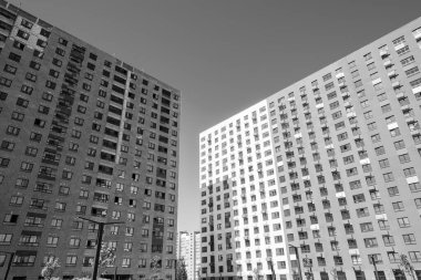 Çok katlı beton apartman