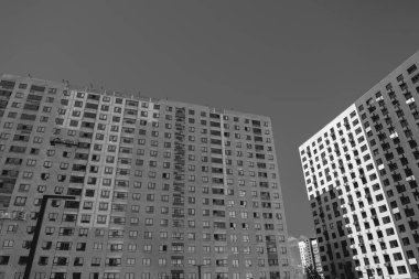 Çok katlı beton apartman