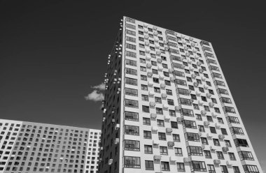 Çok katlı beton apartman