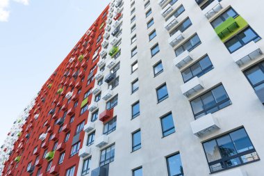 Çok katlı beton apartman