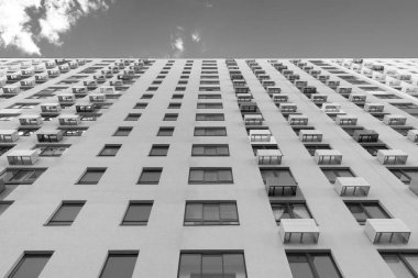 Çok katlı beton apartman