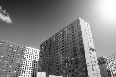 Çok katlı beton apartman