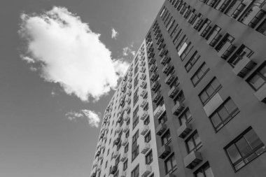 Çok katlı beton apartman