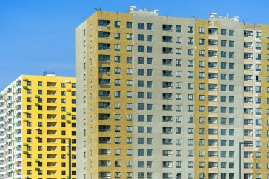 Çok katlı beton apartman