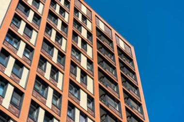 Çok katlı beton apartman