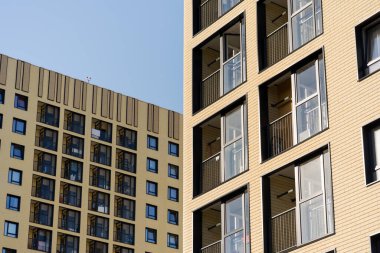 Çok katlı beton apartman