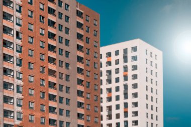 Çok katlı beton apartman