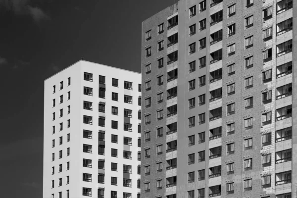 Multistorey apartamento de concreto — Fotografia de Stock
