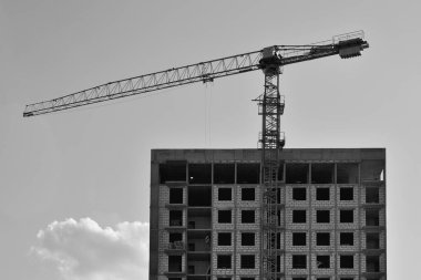 Çok katlı beton apartman