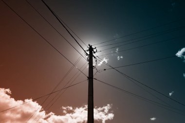 Somut elektrik direği