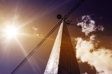 Somut elektrik direği