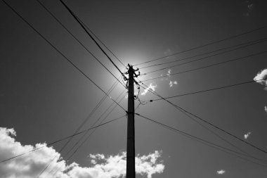 Somut elektrik direği