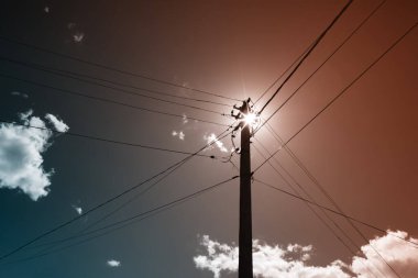 Somut elektrik direği