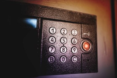 Yuvarlak düğmeli dahili iletişim