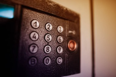 Yuvarlak düğmeli dahili iletişim