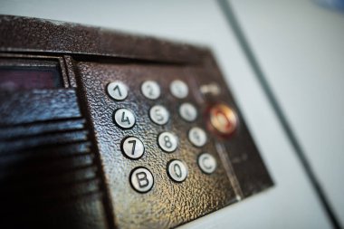 Yuvarlak düğmeli dahili iletişim