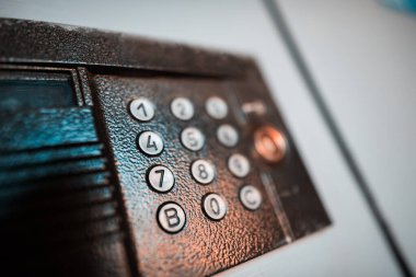 Yuvarlak düğmeli dahili iletişim