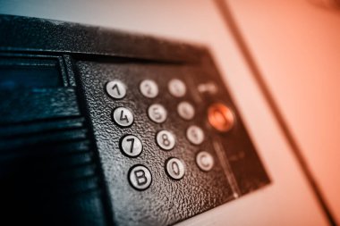 Yuvarlak düğmeli dahili iletişim