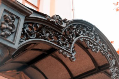 Sahte bükülmüş metal yapısı