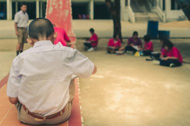 Öğrenciler üzerinden tapınağın Tay mimari çizim Tay motifleri pratik vardır.