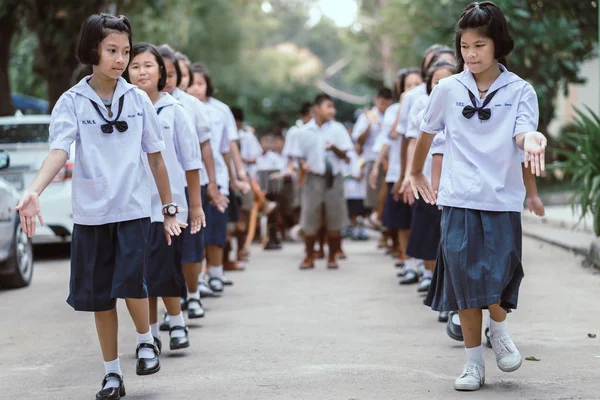 Tajlandia Kanchanaburi Lipca Niezidentyfikowany Nauczyciela Uczniów Brał Udział Dzień Postu — Zdjęcie stockowe