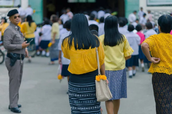 Kanchanaburi Tayland - 26 Temmuz: Turkish öğrenciler mum geçit Budist mum Festivali Temmuz günü ödünç Kanchanaburi, Tayland için Watkrangthongratburana okulda 26,2018