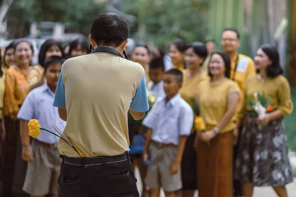 Kanchanaburi Thailand Juli Oidentifierade Lärare Och Elever Väntade Tid Att — Stockfoto